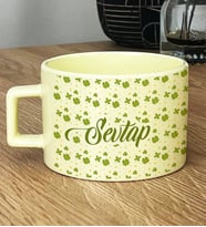 Kişiye Özel İsim Yazılı Hediye Pastel Fincan Çiçek Desenli -7- (Sarı)