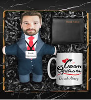 Öğretmenler Gününe Özel Kişiye Özel Peluş Oyuncak & Kişiye Özel Tasarım Kupa & Cüzdan Hediye Seti (Kırmızı)