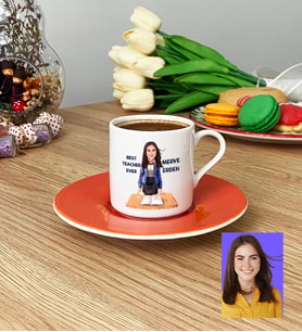 Kişiye Özel Karikatürlü Sınıf Öğretmeni Türk Kahvesi Fincanı Kadın Sınıf Öğretmenine Öğretmenler Günü Hediyesi (Turuncu)