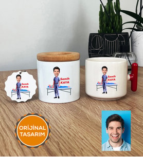 Kişiye Özel Karikatürlü Fizyoterapist Hediye Seti T Kupa, Kalemlik, Anahtarlık Erkek Fizyoterapiste Tıp Bayramı Hediyesi (Kırmızı)