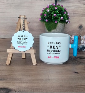 Motto Yeni Bir Ben Hediye Seti Kupa Bardak T Kulplu ve Anahtarlık Arkadaşa Hediye  (Model 3)