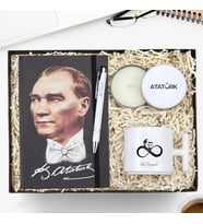 Kişiye Özel Tasarım Defter & Beyaz Metal Kutulu Mum & Gümüş Renk Detaylı Beyaz Tükenmez Kalem & Kişiye Özel Fincan Hediye Seti (Model 9)