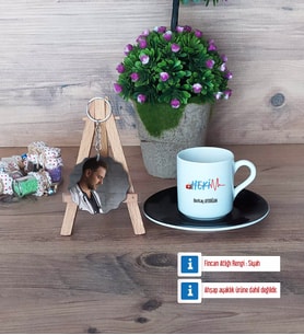 Hekim Türk Kahvesi Fincanı Ahşap Altlıklı ve Fotoğraflı Ahşap Anahtarlık Hediye (Model 7)