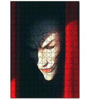 Cakapuzzle Kırmızı Perde Arasında Ürkütücü Beyaz Maske Puzzle Yapboz MDF (Ahşap) (500 Parça)