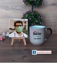 Doktor Fotoğraflı Dekoratif Taş, Kupa Bardak Beyaz Hediye Tıp Bayramı Hediyesi Doktora Hediye (Model 10)