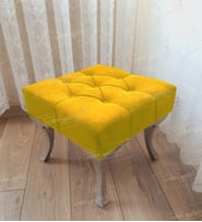 Kapitoneli Makyaj Pufu Ayak Ucu Puf Gümüş Ayak (45*45) (Sarı)