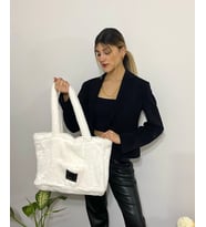 LuLuYen Peluş Çanta 2025 Sonbahar Kış Sezonu Yeni Moda Çok Şık Trend Yumuşacık Omuz Çantası (Beyaz)
