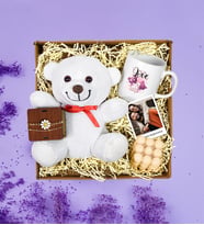 Kişiye Özel Polo Kartlı Sevimli Ayıcık & Papatya Bileklik Mum Hediye Seti (Model 2)