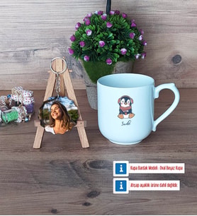Tatlı Penguen Kupa Bardak Beyaz ve Fotoğraflı Ahşap Anahtarlık Hediye (Model 5)