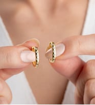 925 Ayar Gümüş Minik Taşlı Halka Küpe (Gold)