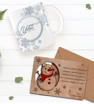 BK Gift Kişiye Özel Mutlu Yıllar Kupa Bardak ve Retro Ahşap Yılbaşı Tebrik Kartı Hediye Seti-3 (Kırmızı)