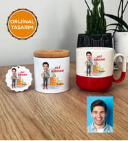 Kişiye Özel Karikatürlü İnşaat Mühendisi Hediye Seti Pro Kupa Bardak, Kalemlik, Anahtarlık Erkek İnşaat Mühendisine Mühendisler Günü Hediyesi (Kırmızı)