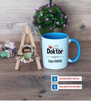 Doktor Kupa Bardak Beyaz ve Fotoğraflı Ahşap Anahtarlık Hediye Tıp Bayramı Hediyesi Doktora Hediye (Model 4)
