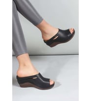 FAST STEP Hakiki Deri Kadın Dolgu Topuk Terlik 972ZA1001 (Siyah)