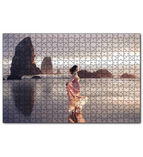 Cakapuzzle Sahilde Kayalıklar ve Pembe Elbiseli Kadın  Puzzle Yapboz MDF (Ahşap) (255 Parça)