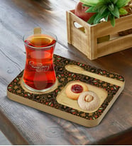 BK Gift Kişiye Özel Doğal Ahşap Kaşıklı Sunum Tabağı ve Heybeli Çay Bardağı Hediye Seti, Ev Hediyesi, Arkadaşa Hediye, Anneye Hediye, Doğum Günü Hediyesi (Model 13)