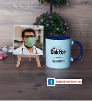 Doktor Fotoğraflı Dekoratif Taş, Kupa Bardak Beyaz Hediye Tıp Bayramı Hediyesi Doktora Hediye (Model 3)