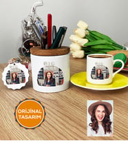 Kişiye Özel Karikatürlü Patron Hediye Seti Türk Kahvesi Fincanı, Kalemlik, Anahtarlık Big Boss Kadın Patrona Doğum Günü Hediyesi (Sarı)