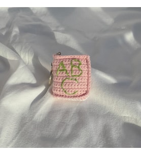 Amigurumi El Örgüsü Hediyelik Kitap Örgü Anahtarlık / Çanta Süsü (Pembe)