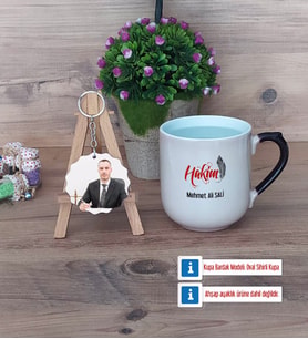 Hakim Kupa Bardak Beyaz ve Fotoğraflı Ahşap Anahtarlık Hediye (Model 10)