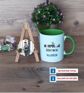 Sosyoloji Öğretmeni Kupa Bardak Beyaz ve Fotoğraflı Ahşap Anahtarlık Hediye Öğretmenler Günü Hediyesi (Model 14)