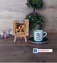 Arkadaşa Hediye Fotoğraflı Dekoratif Taş, Ahşap Altlıklı Türk Kahvesi Fincanı Hediye (Model 7)