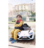 Uj Toys Jagor Akülü Araba 12V (Beyaz)