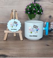 Web Tasarım Uzmanı Hediye Seti Kupa Bardak T Kulplu ve Anahtarlık Web Tasarım Uzmanına Hediye (Model 3)