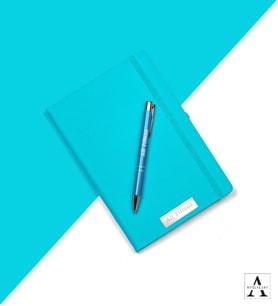 Kişiye Özel İsimli Defter ve Kişiye Özel İsimli Metal Kalem Hediye Seti - 8 Farklı Renk (Mavi)