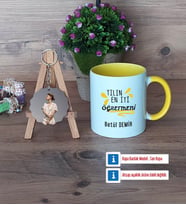 Öğretmene Hediye Kupa Bardak Beyaz ve Fotoğraflı Ahşap Anahtarlık Hediye (Model 7)