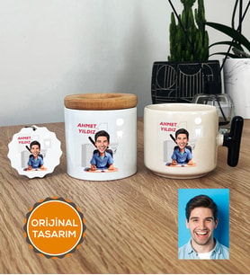 Kişiye Özel Karikatürlü Diş Hekimi Hediye Seti T Kupa, Kalemlik, Anahtarlık Erkek Diş Hekimine Tıp Bayramı Hediyesi (Siyah)