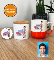 Kişiye Özel Karikatürlü İngilizce Öğretmeni Hediye Seti Pro Kupa Bardak, Kalemlik, Anahtarlık Erkek İngilizce Öğretmenine Öğretmenler Günü Hediyesi (Turuncu)