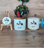 Sevimli Panda Hediye Sepeti Kupa Bardak T Kulplu, Kalemlik ve Anahtarlık Arkadaşa Doğum Günü Hediyesi (Model 3)
