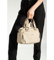 Kadın Omuz Çantası 32*22 Cm Çapraz Askılı Postacı Çanta Mega Bag Saten Kumaş Kol Çantası (Krem)