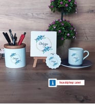İsme Özel Doğum Günü Hediyesi Hediye Seti Dekoratif Taş, Kalemlik, Ahşap Altlıklı Türk Kahvesi Fincanı, Ahşap Anahtarlık Hediye (Model 4)