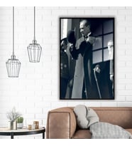Metal Çerçeveli Temperli Cam Ofis Tablosu Mustafa Kemal Atatürk (Siyah)