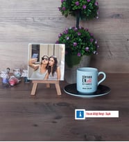 Kız Kardeş Fotoğraflı Dekoratif Taş, Ahşap Altlıklı Türk Kahvesi Fincanı Hediye (Model 7)