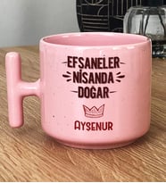 Kişiye Özel Efsaneler Nisanda Doğar Hediye Pastel T Kupa Doğum Günü Hediyesi (Pembe)