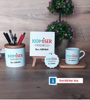 Komiser Yardımcısı Hediye Seti Dekoratif Taş, Kalemlik, Ahşap Altlıklı Türk Kahvesi Fincanı, Ahşap Anahtarlık Hediye (Model 1)