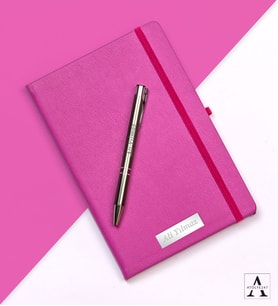 Kişiye Özel İsimli Defter ve Kişiye Özel İsimli Metal Kalem Hediye Seti - 8 Farklı Renk (Pembe)