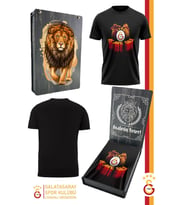 Galatasaray Orijinal Lisanslı We Are Gala T-Shirt Hediyelik Ahşap Kutulu (Siyah - Kırmızı) (Siyah-Kırmızı)