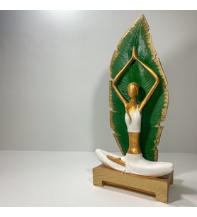 "Rahatlatıcı ve Şık: Yoga Yapan Kız Dekoratif Biblo – Anlamlı Hediye Seçeneği" (Yeşil)