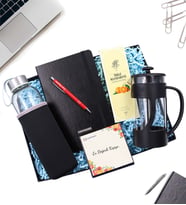 Kişiye Özel Siyah Defter & Gümüş Renk Detaylı Kalem & Özel Kılıflı 500Ml Su Matarası & Rebul Mandalina Kolonya & Siyah French Press Hediye Seti (Model 1)