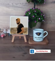 Özel Güvenlik Görevlisi Fotoğraflı Dekoratif Taş, Ahşap Altlıklı Türk Kahvesi Fincanı Hediye (Model 1)