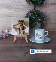İsme Özel Doğum Günü Hediyesi Fotoğraflı Dekoratif Taş, Ahşap Altlıklı Türk Kahvesi Fincanı Hediye (Model 2)