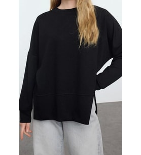 Tarz Bol Bisiklet Yaka Düşük Kol Uzun Geniş Kesim Yırtmaçlı Yumuşak Tuşeli Örme Sweatshirt (Siyah)