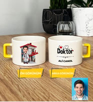 Kişiye Özel Karikatürlü Doktor Hediye Lüks Fincan Doktora Tıp Bayramı Hediyesi (Sarı)