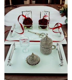 Harmonize Beyaz Söz Tepsisi ve Damat Kahve Fincanı (Krem)