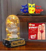 Sevgiliye Hediye  İsimli Beyaz Melekli Fanus & Tatlı Baykuşlar Magnet  Led Işıklı (Siyah)