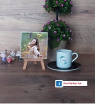 İsme Özel Doğum Günü Hediyesi Fotoğraflı Dekoratif Taş, Ahşap Altlıklı Türk Kahvesi Fincanı Hediye (Model 7)